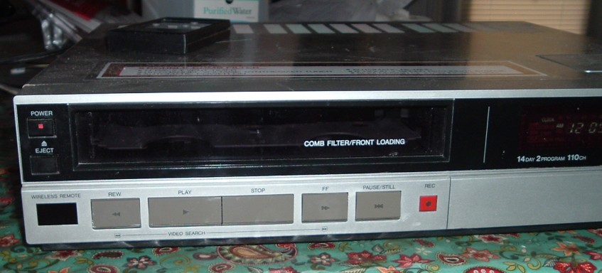 Sharp VHS VCR Model VC-673OU